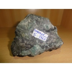 Smaragd v kamnini 10X7,5X5,5Cm
