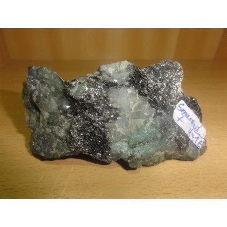 Smaragd v kamnini 9,5X3X4,5Cm