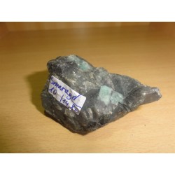 Smaragd v kamnini 7X4X5Cm