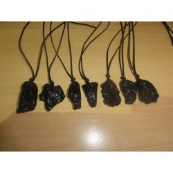 Tektit poliran obesek 2,5-3Cm
